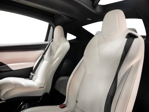 Used 2023 Tesla Model X Plaid image 39