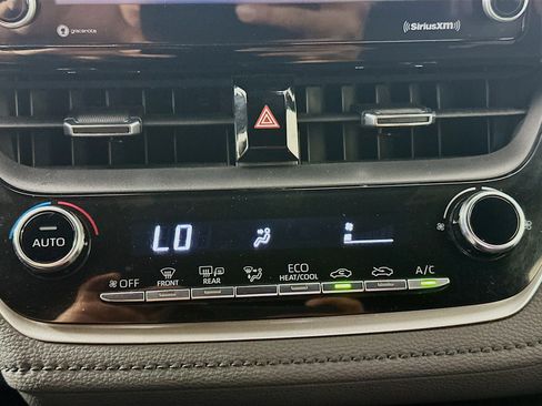 Used 2022 Toyota Corolla SE image 22