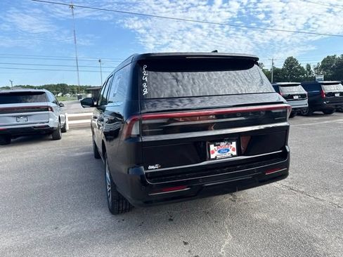 Used 2025 Lincoln Navigator Reserve AWD/4WD image 26
