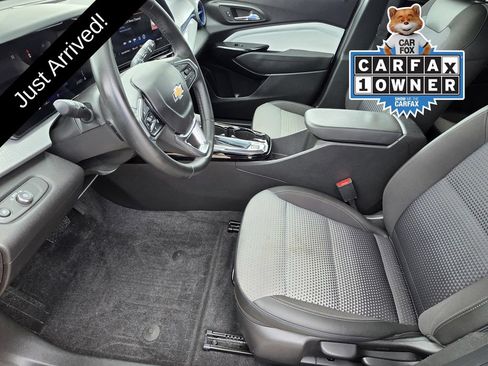 Used 2024 Chevrolet Trax LT w/ LT Convenience Package FWD image 7