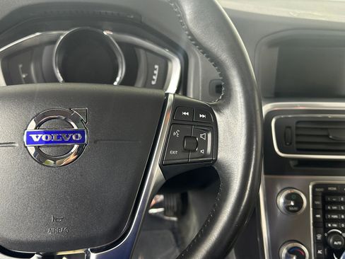 Used 2018 Volvo V60 T5 Dynamic w/ Vision Package image 32