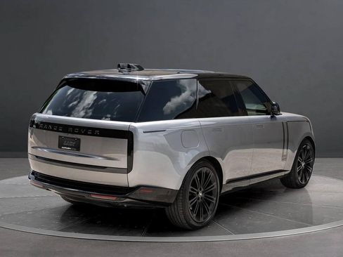 Used 2025 Land Rover Range Rover Autobiography AWD/4WD image 8