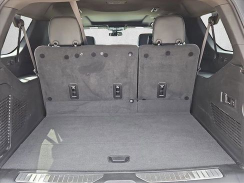 Used 2024 GMC Yukon XL Denali image 6