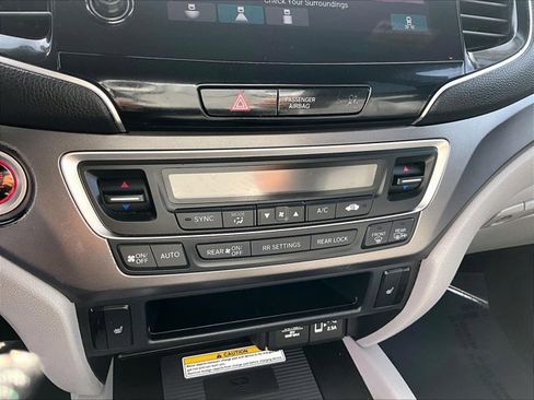 Used 2022 Honda Pilot Special Edition image 24