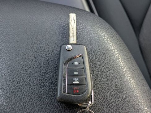 Used 2019 Toyota Camry LE image 28