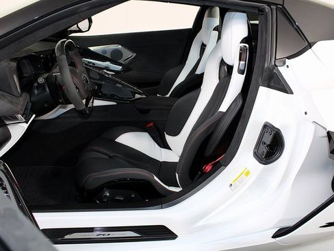 Used 2023 Chevrolet Corvette Z06 image 5