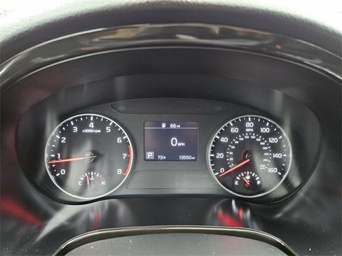 Used 2022 Kia Seltos EX image 29