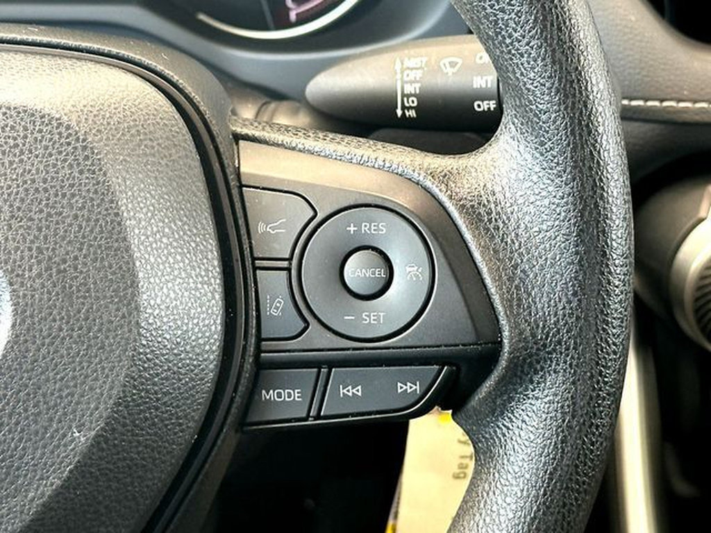 Certified 2025 Toyota RAV4 LE FWD image 22
