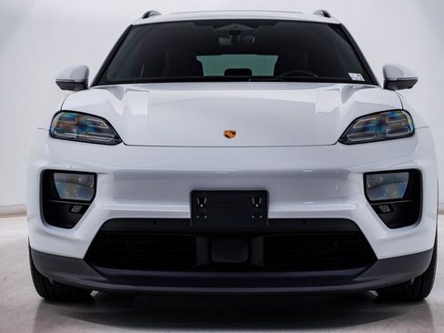 Certified 2025 Porsche Macan 4S Electric image 6