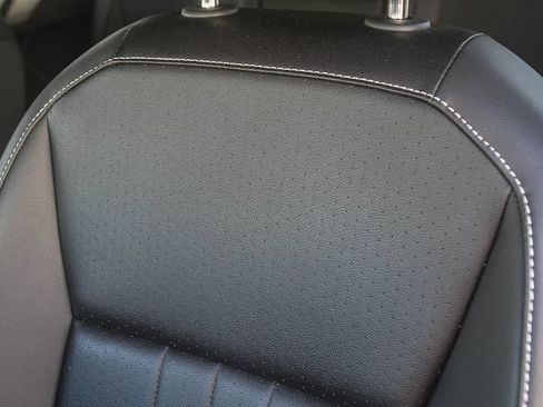 Used 2024 Volkswagen Tiguan SE R-Line FWD image 21