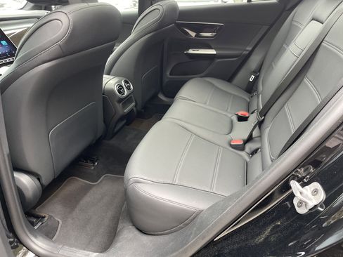 Certified 2025 Mercedes-Benz GLC 300 4MATIC image 39