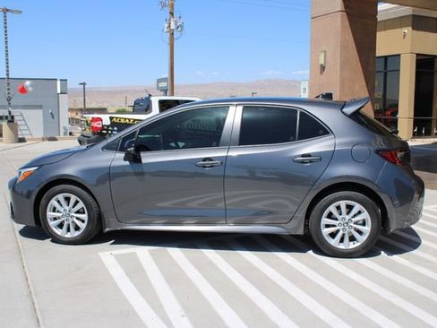 Used 2026 Toyota Corolla SE FWD image 3