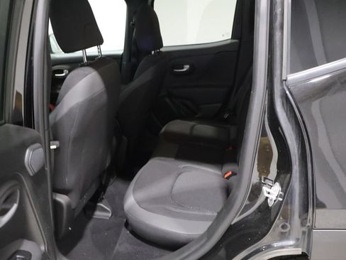 Certified 2023 Jeep Renegade Latitude w/ Sun/Sound Group AWD/4WD image 19