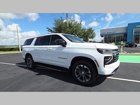 New 2026 Chevrolet Suburban LT w/ Comfort Package RWD image 16