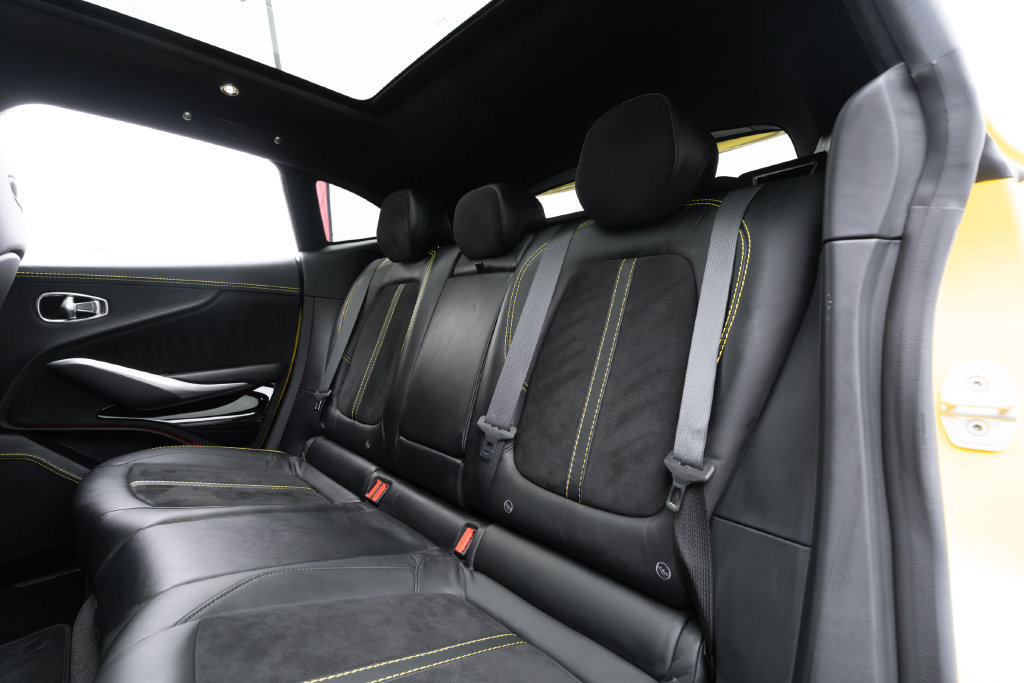 Used 2022 Aston Martin DBX AWD/4WD image 36