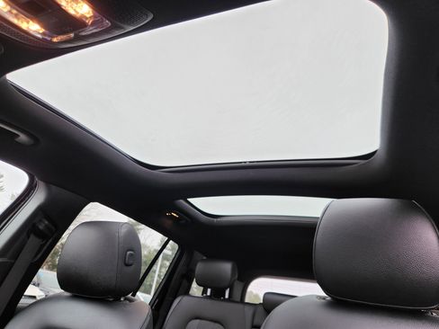 Used 2023 Mercedes-Benz GLB 250 4MATIC image 16