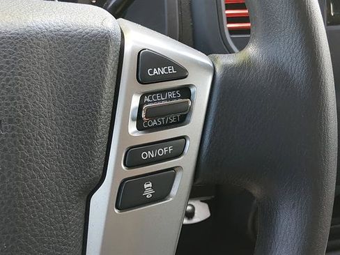Used 2023 Nissan Titan SV AWD/4WD image 17