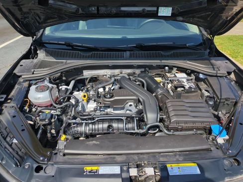 Used 2025 Volkswagen Jetta SE FWD image 35