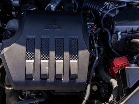 Used 2023 Mitsubishi Eclipse Cross SE image 30