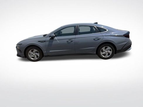 Used 2026 Hyundai Sonata SE FWD image 2