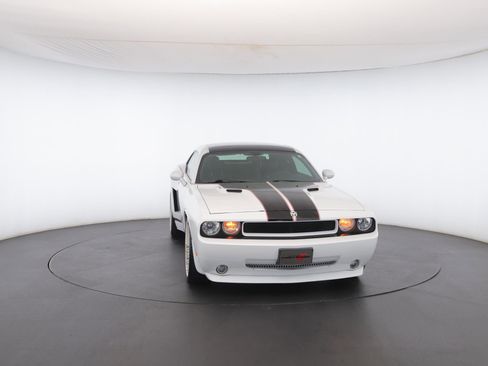 Used 2010 Dodge Challenger R/T image 34