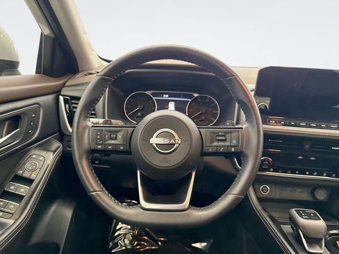 Used 2023 Nissan Rogue SL w/ SL Premium Package AWD/4WD image 12