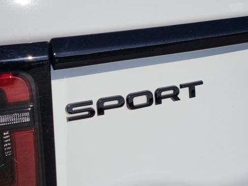 Certified 2025 Land Rover Discovery Sport Dynamic SE AWD/4WD image 34