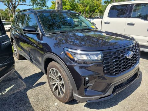 Used 2025 Ford Explorer ST-Line RWD image 2