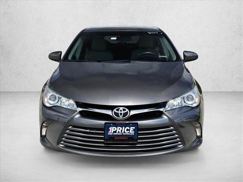 Used 2015 Toyota Camry LE FWD image 2