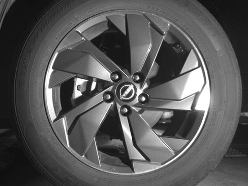 Used 2025 Nissan Rogue SV FWD image 12