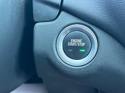 Used 2024 Chevrolet Equinox LT image 19