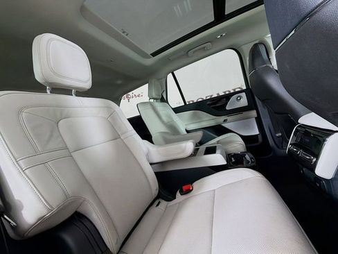 New 2026 Lincoln Aviator Reserve w/ Luxury Package RWD image 32
