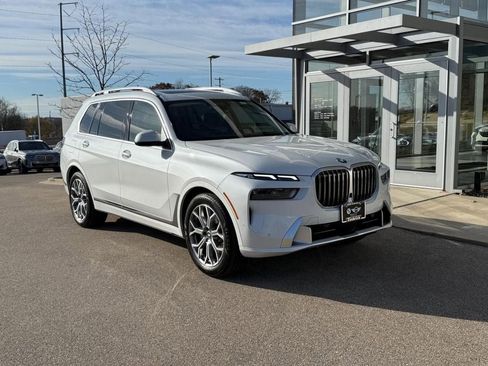 Used 2023 BMW X7 xDrive40i w/ Premium Package AWD/4WD image 1