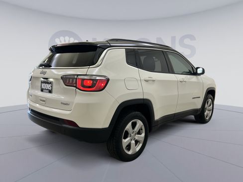 Used 2018 Jeep Compass Latitude AWD/4WD image 13