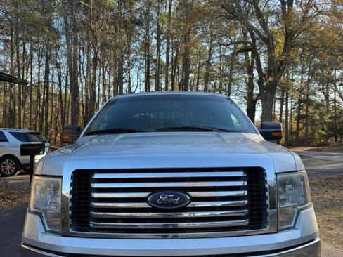 Used 2012 Ford F150 XLT w/ XLT Chrome Pkg image 9