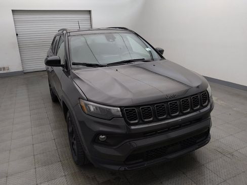 Used 2024 Jeep Compass Latitude w/ Convenience Group AWD/4WD image 14