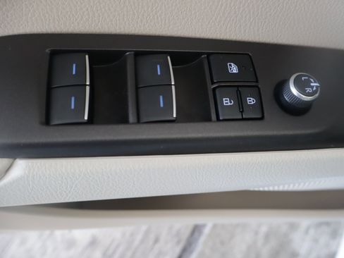 Used 2023 Toyota Camry XLE w/ Navigation Package image 12