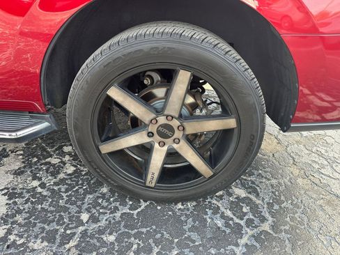 Used 2018 Ford Expedition XLT w/ Equipment Group 202A image 9