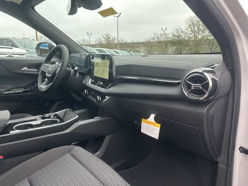 New 2026 Chevrolet Equinox LT w/ Safety and Technology Package image 33