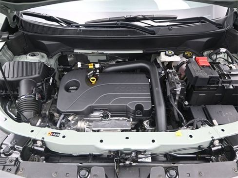 Used 2025 Chevrolet Equinox ACTIV w/ Safety and Technology Package image 18