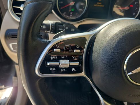 Used 2020 Mercedes-Benz GLC 300 w/ Premium Package image 23