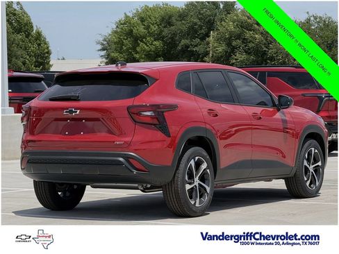 New 2026 Chevrolet Trax RS w/ Sunroof Package FWD image 4