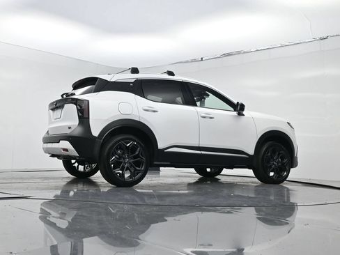 New 2026 Nissan Kicks SR w/ Illumination Package FWD image 19