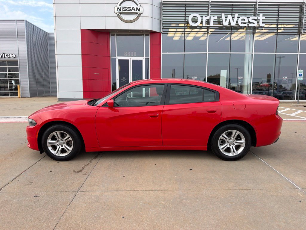 Used 2022 Dodge Charger SXT RWD image 2