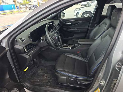 Used 2024 Buick Envista Sport Touring w/ Convenience II Package FWD image 5