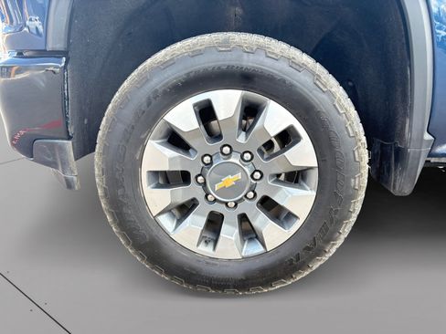 Used 2022 Chevrolet Silverado 2500 Custom w/ Custom Value Package RWD image 9
