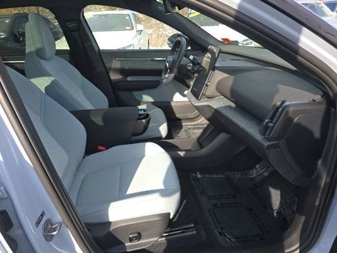 Certified 2025 Volvo EX30 Ultra w/ Climate Package image 17