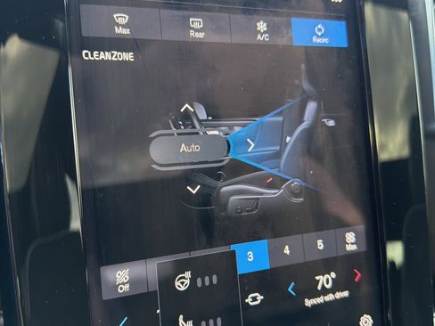 Used 2023 Volvo C40 P8 Recharge Plus w/ Climate Package image 23