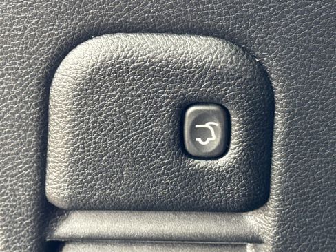 Used 2022 Jeep Grand Cherokee Limited image 27