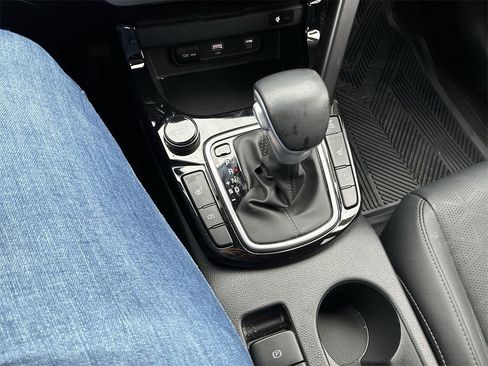 Used 2024 Kia Seltos SX image 18